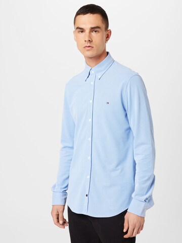 mėlyna TOMMY HILFIGER Priglundantis modelis Marškiniai: priekis