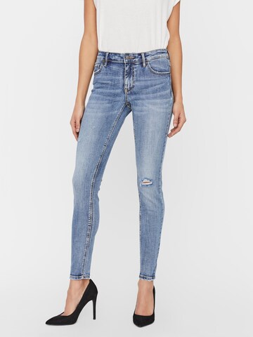 VERO MODA Skinny Jeans 'Lydia' in Blue: front