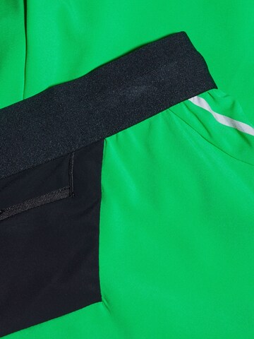 MAMMUT Regular Outdoor Pants in Green