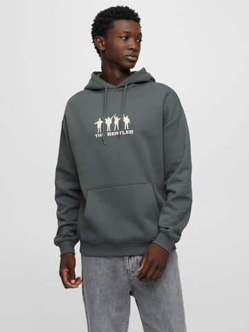 Pull&Bear Sweatshirt in Green: front