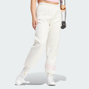 ADIDAS ORIGINALS - Tapered Pantalón en blanco: frente