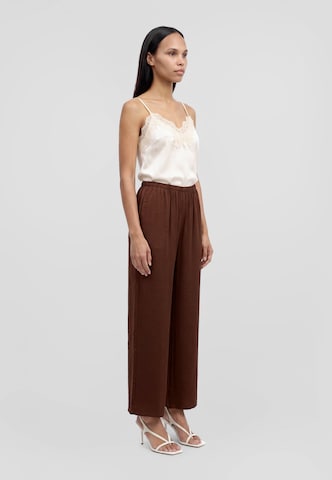 Vero Moda Petite Wide leg Broek 'VMAMAYA' in Bruin: zijkant