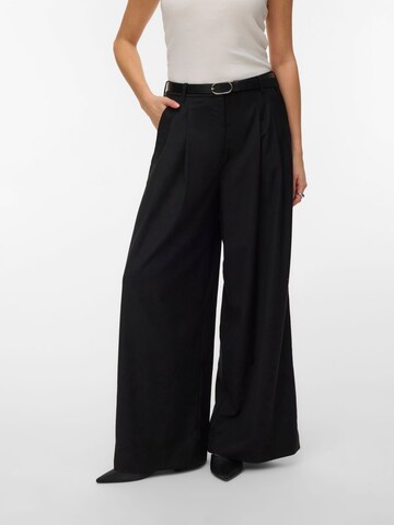 VERO MODA Wide leg Pleat-Front Pants 'VMNikki' in Black: front