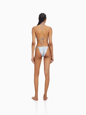 Bershka Triangel Bikinitop in Grau