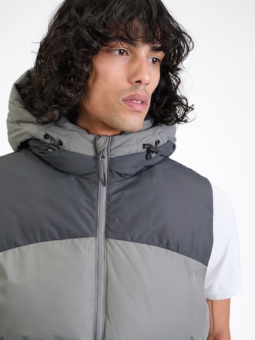 JACK & JONES Жилетка 'AERO' в Серый