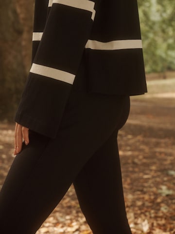 Next - Camiseta en negro