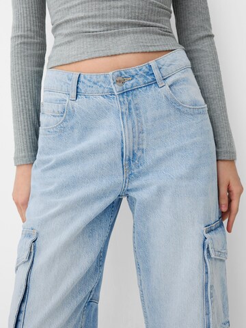 Regular Jeans cargo Bershka en bleu