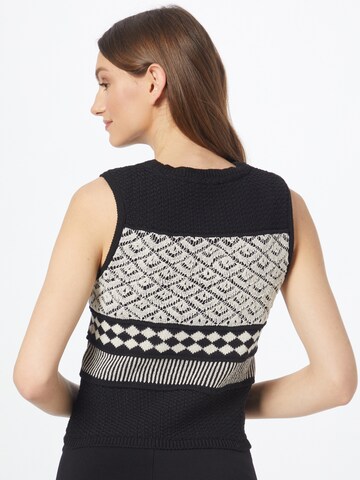 Dorothy Perkins Vyšívaný top - Čierna