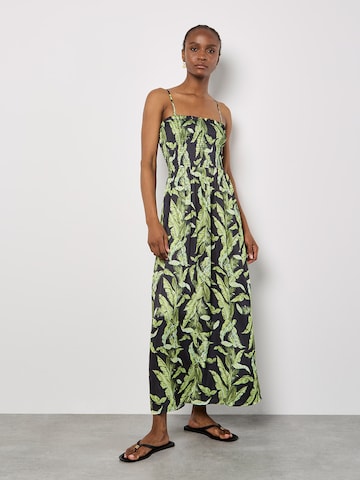 Apricot Tropical Leaf Satin Maxi Dress ' ' in Schwarz: Vorderseite