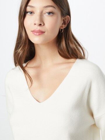 Pull-over 'Rosalia' Peppercorn en blanc