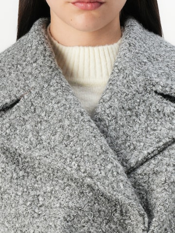 pelēks VERO MODA Starpsezonu mētelis 'VMNANCY'