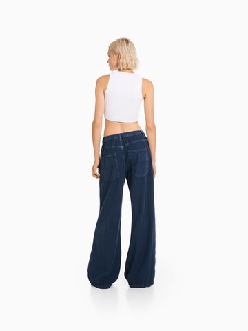 Bershka Loosefit Cargobroek in Blauw