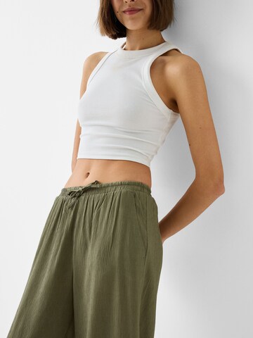 Bershka Wide Leg Hose in Grün