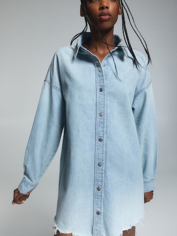 Robe-chemise Pull&Bear en bleu