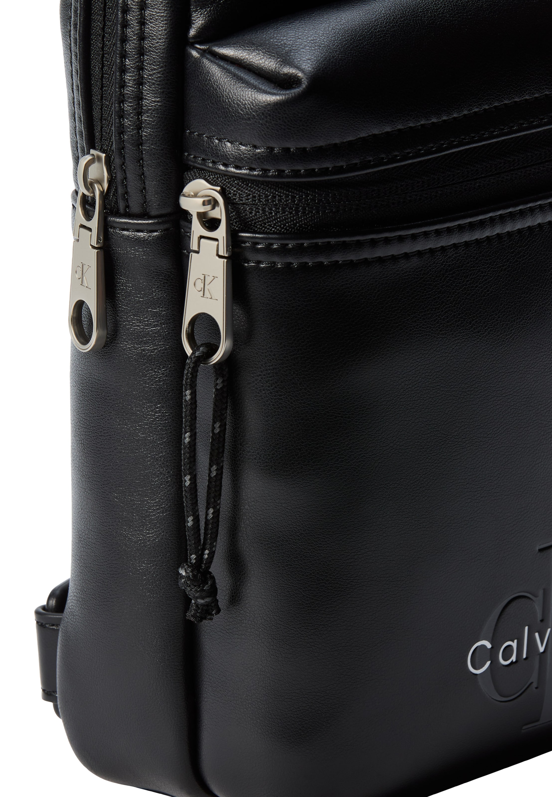 juoda Calvin Klein Rankinė su ilgu dirželiu