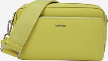 Calvin Klein - Bolso de hombro en verde: frente