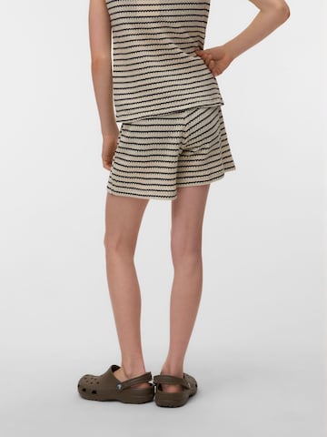 Regular Pantalon 'VMOhia' Vero Moda Girl en beige