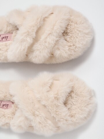 Lipsy Hausschuh in Beige
