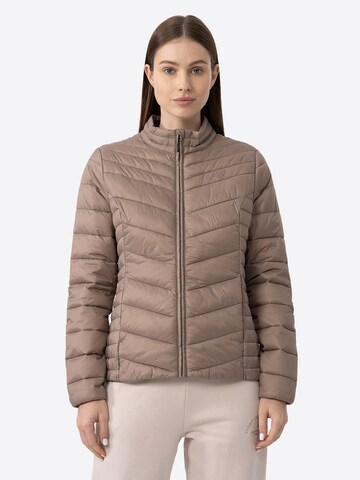 4F Sportjacka i beige: framsida