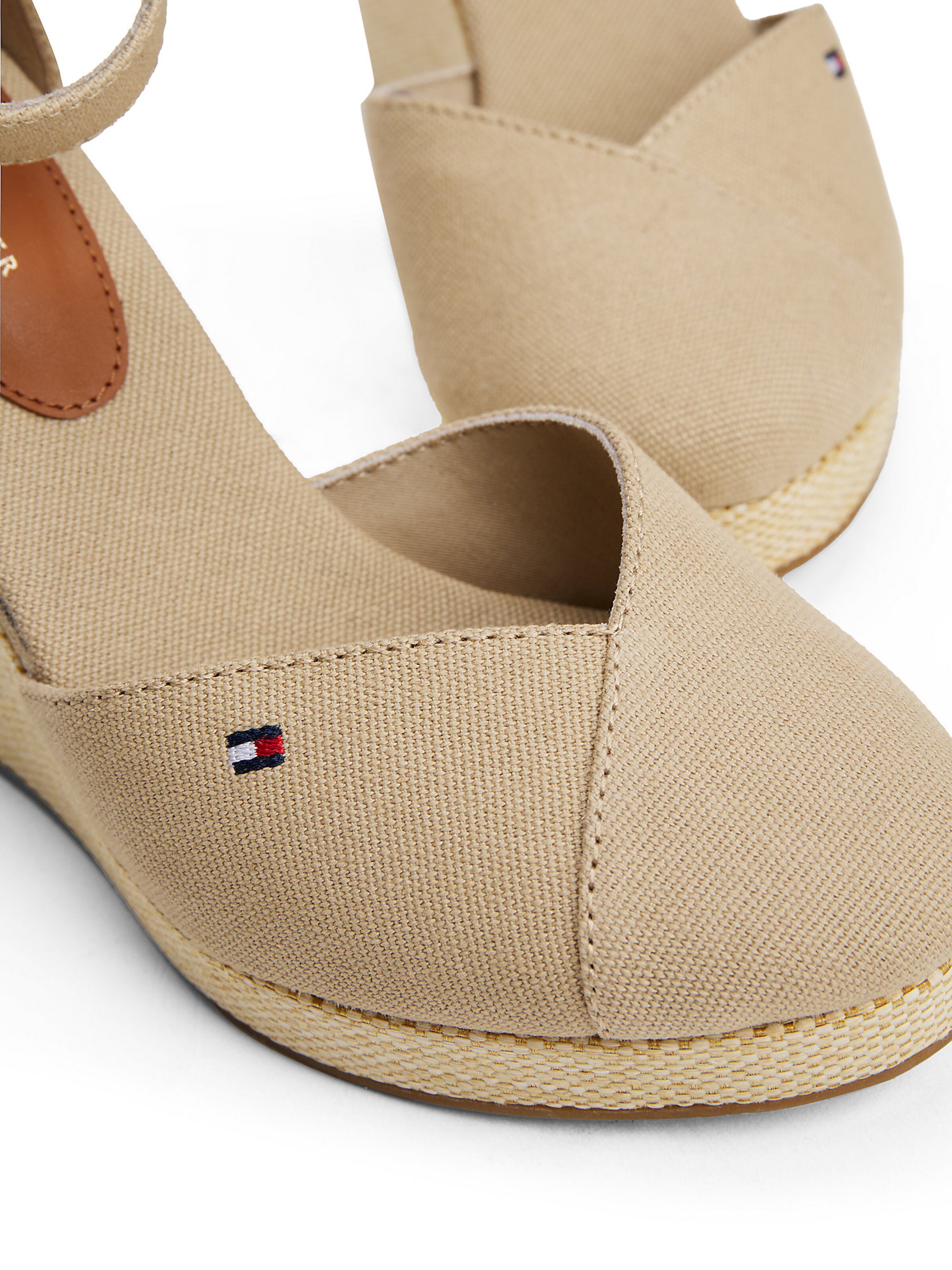 TOMMY HILFIGER Pumps in Beige