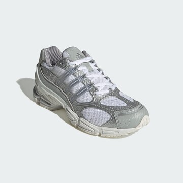 Baskets basses 'Ozweego Pro' ADIDAS ORIGINALS en blanc