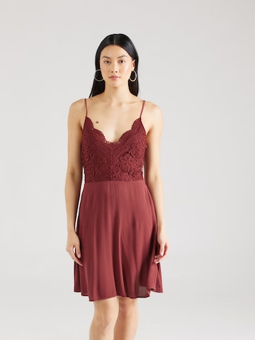 Robe 'Caro' ABOUT YOU en marron : devant