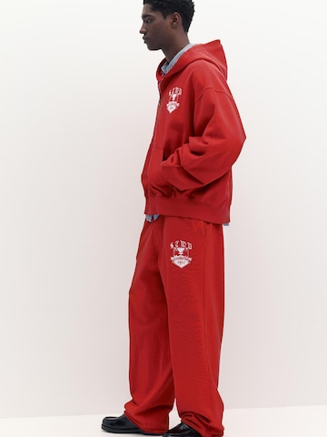 Pull&Bear Baggy Kalhoty 'VARSITY STWD' – červená