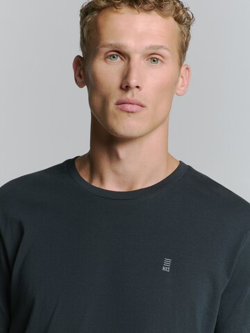 No Excess T-Shirt in Blau