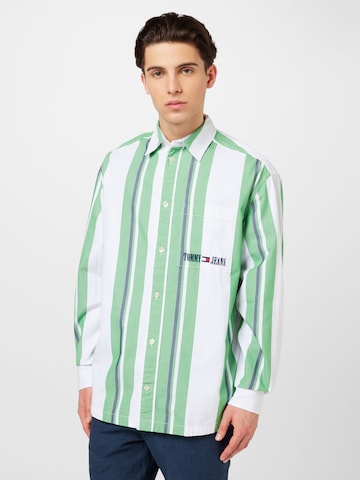 Tommy Jeans Regular fit Button Up Shirt in Green: front