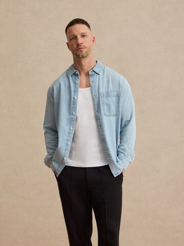 Coupe regular Chemise 'Mika' DAN FOX APPAREL en bleu : devant