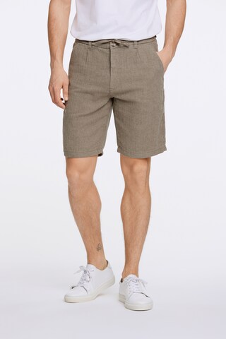 Lindbergh Regular Pleat-Front Pants in Green: front