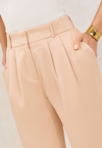 Wide leg Pantaloni di Lipsy in rosa