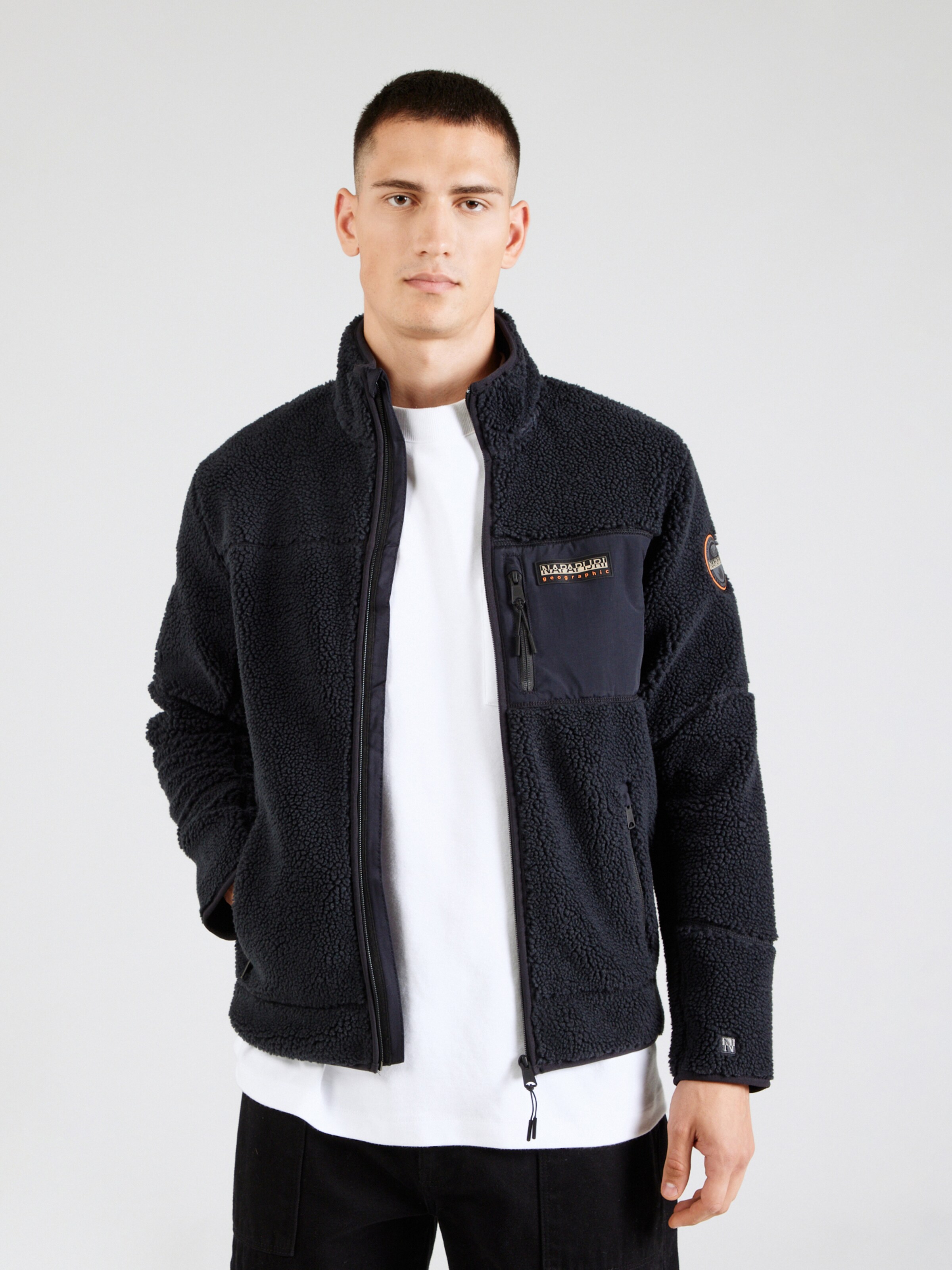 Veste en polaire YUPIK NAPAPIJRI en Noir ABOUT YOU