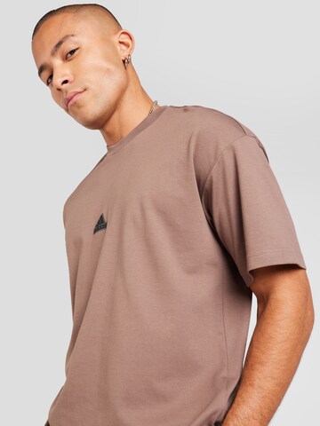 ADIDAS SPORTSWEAR Funkční tričko – hnědá