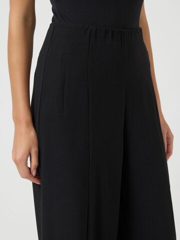 YAS - Pierna ancha Pantalón 'YASMali' en negro