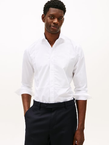 Fit confort Chemise business TOMMY HILFIGER en blanc