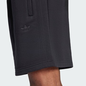 ADIDAS ORIGINALS regular Bukser 'Premium Essentials' i sort