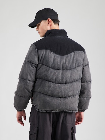 LEVI'S ® Демисезонная куртка 'Wild West Short Puffer Jacket' в Черный