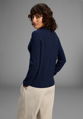 LAURA SCOTT Sweater in Blue