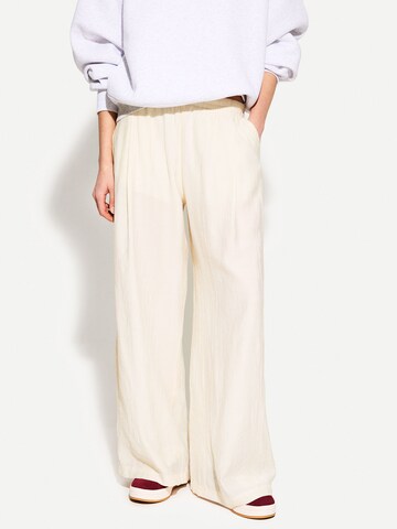 Wide leg Pantaloni di Bershka in beige: frontale