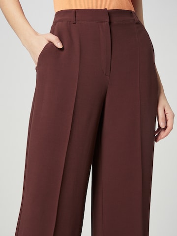 A LOT LESS Wide leg Pleated Pants 'Daliah' in Brown