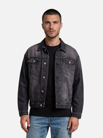 HEFTYKA Between-Season Jacket in Black