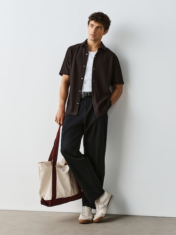 Next - Regular Fit Camisa em castanho