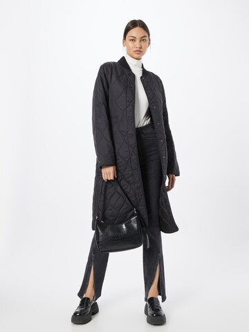 Global Funk Between-Seasons Coat 'Auna' in Black