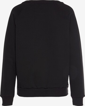 LASCANA Sweatshirt in Black