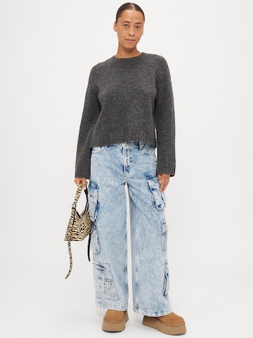 Vero Moda Petite Sweater 'VMINGRID' in Grey