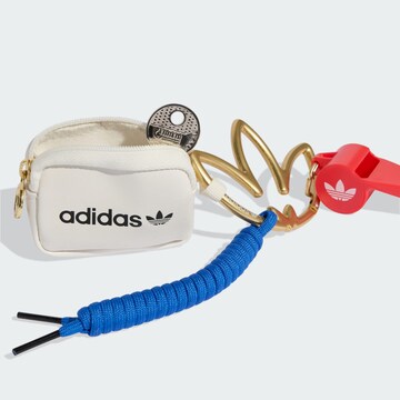 ADIDAS ORIGINALS - Llavero 'KEY' en oro