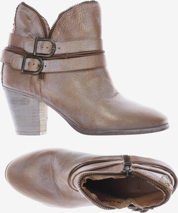 Crickit Dress Boots in 37 in Beige: front