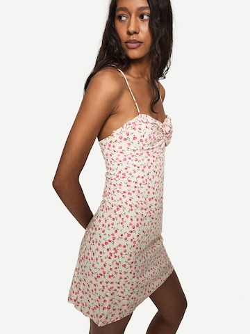 Robe d’été Bershka en beige
