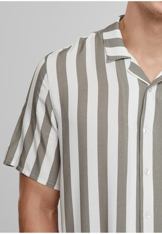 Urban Classics Regular fit Button Up Shirt in White
